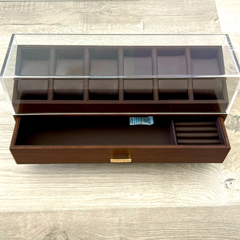 Watch box for 6 watches with a drawer
